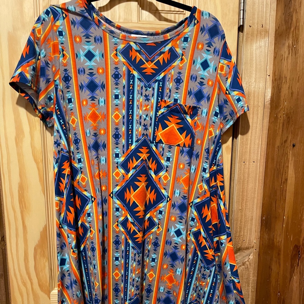💞 LulaRoe Hi-Low Aztec Short Sleeve Dress 💞